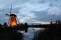 Kinderdijk Molen molens mill mills moulin moulins verlicht verlichte wipmolen stellingmolen Korenmolen dijk water vaart polder poldergemaal led verlichting lichtshow